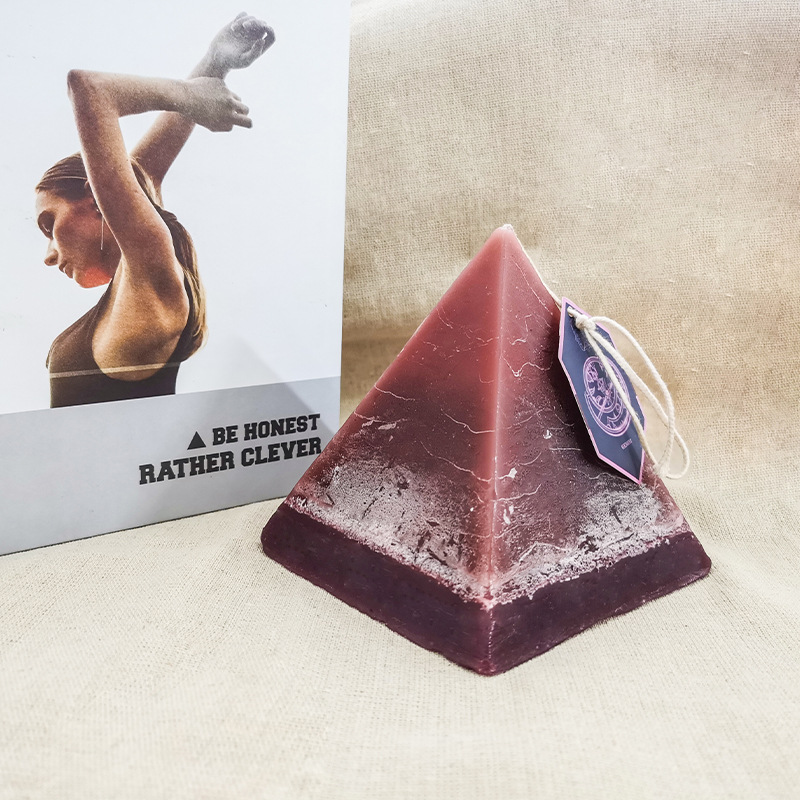 250g Luxusná krištáľová sviečka Ručne vyrábané vonné pyramídové sviečky zverokruhu s kryštálmi